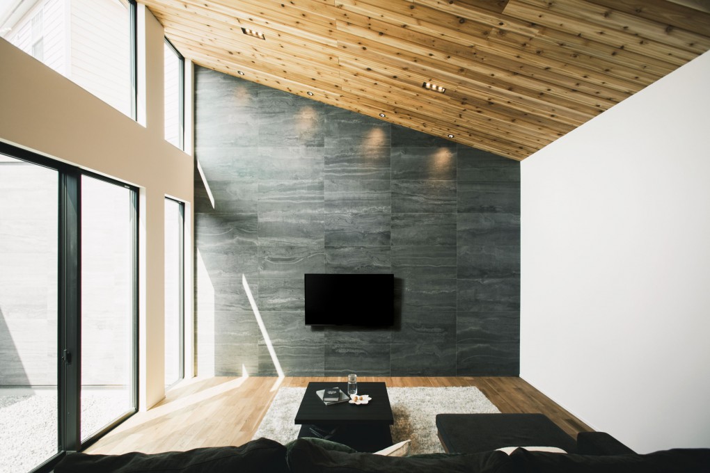 素材美が際立つ、開放的なLDK